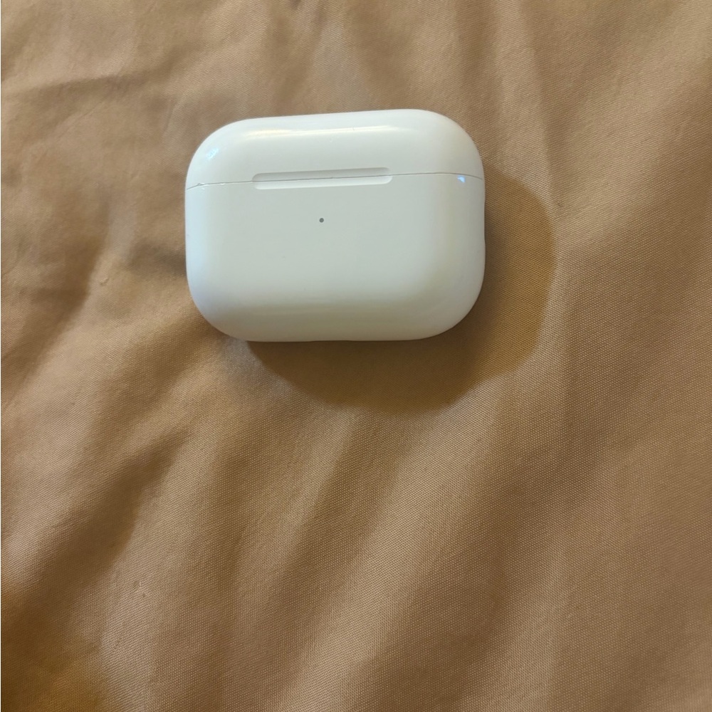 White Wireless Earbuds Case